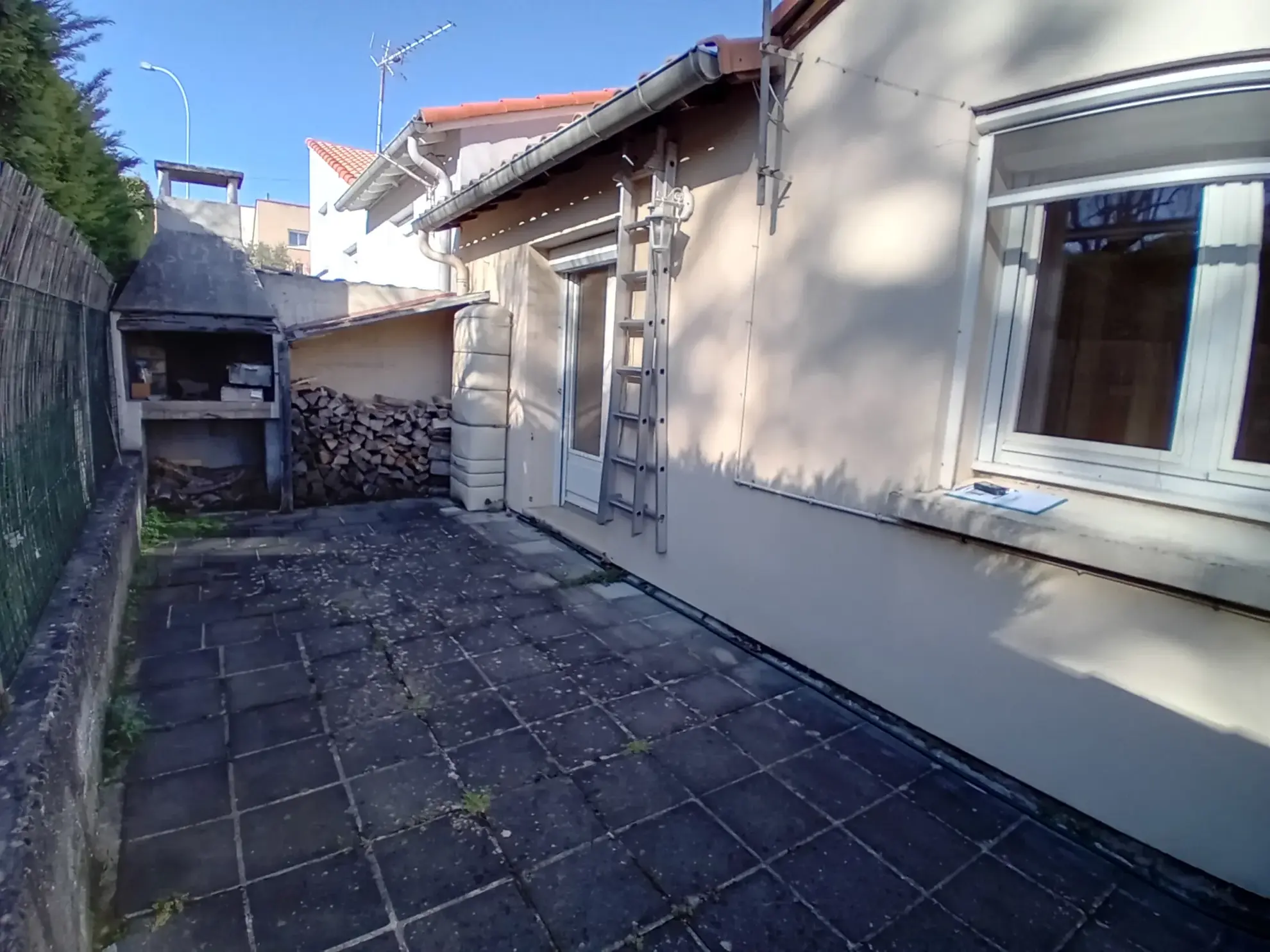 Maison familiale à Millau avec 4 chambres, jardin et garage - Secteur Millau 