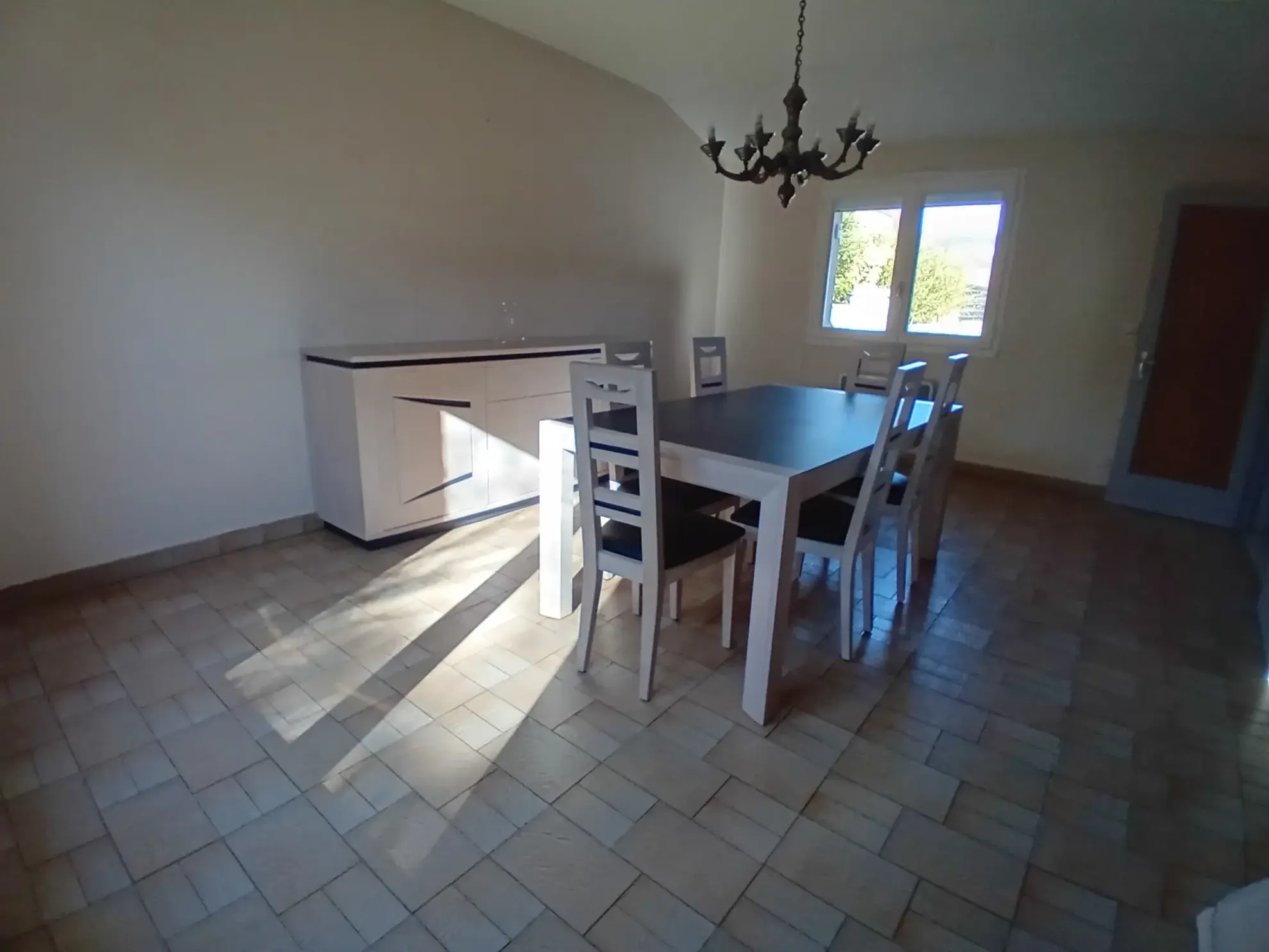 Maison familiale à Millau avec 4 chambres, jardin et garage - Secteur Millau 