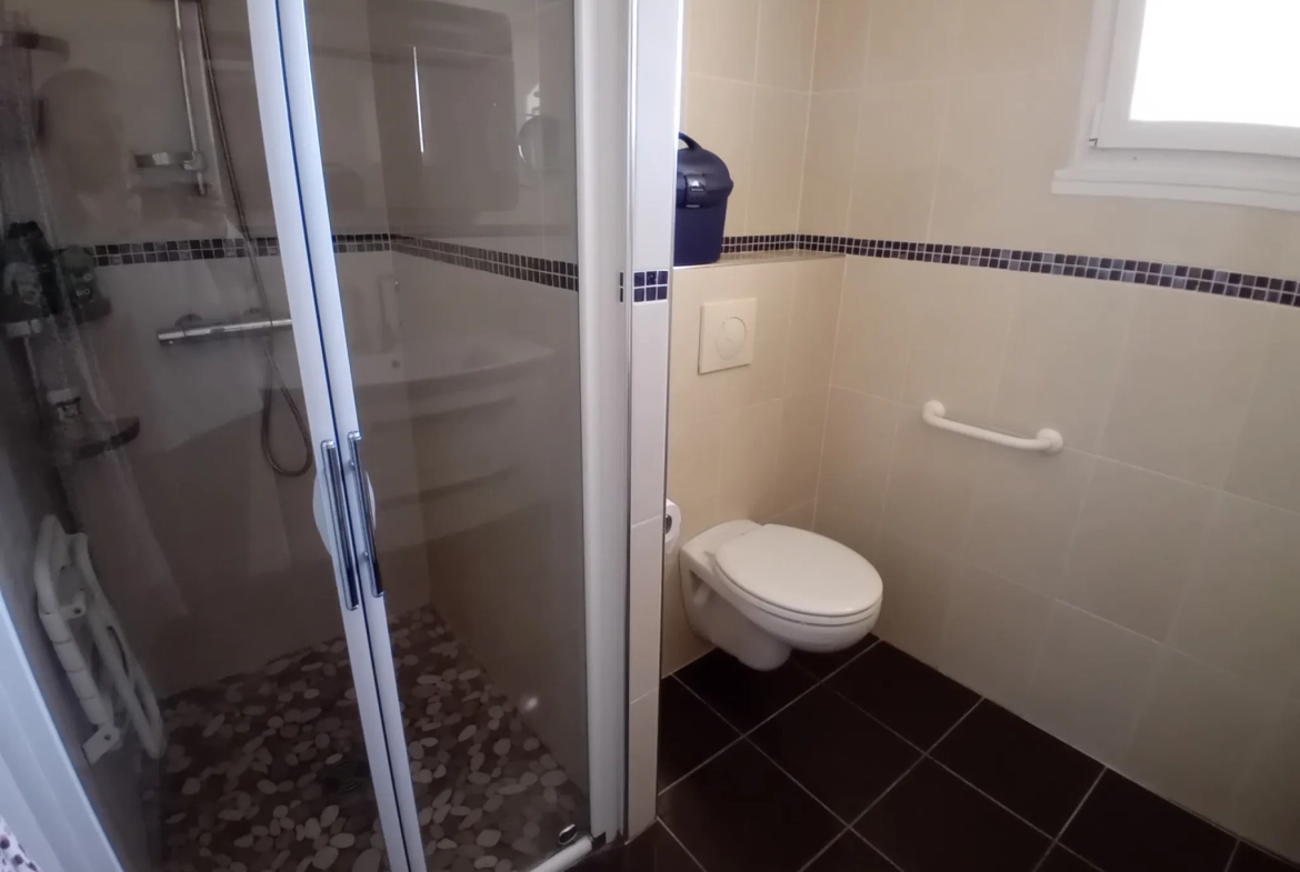 Maison familiale à Millau avec 4 chambres, jardin et garage - Secteur Millau 