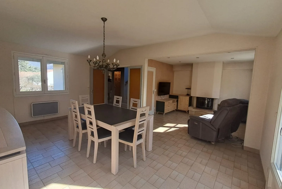Maison familiale à Millau avec 4 chambres, jardin et garage - Secteur Millau 