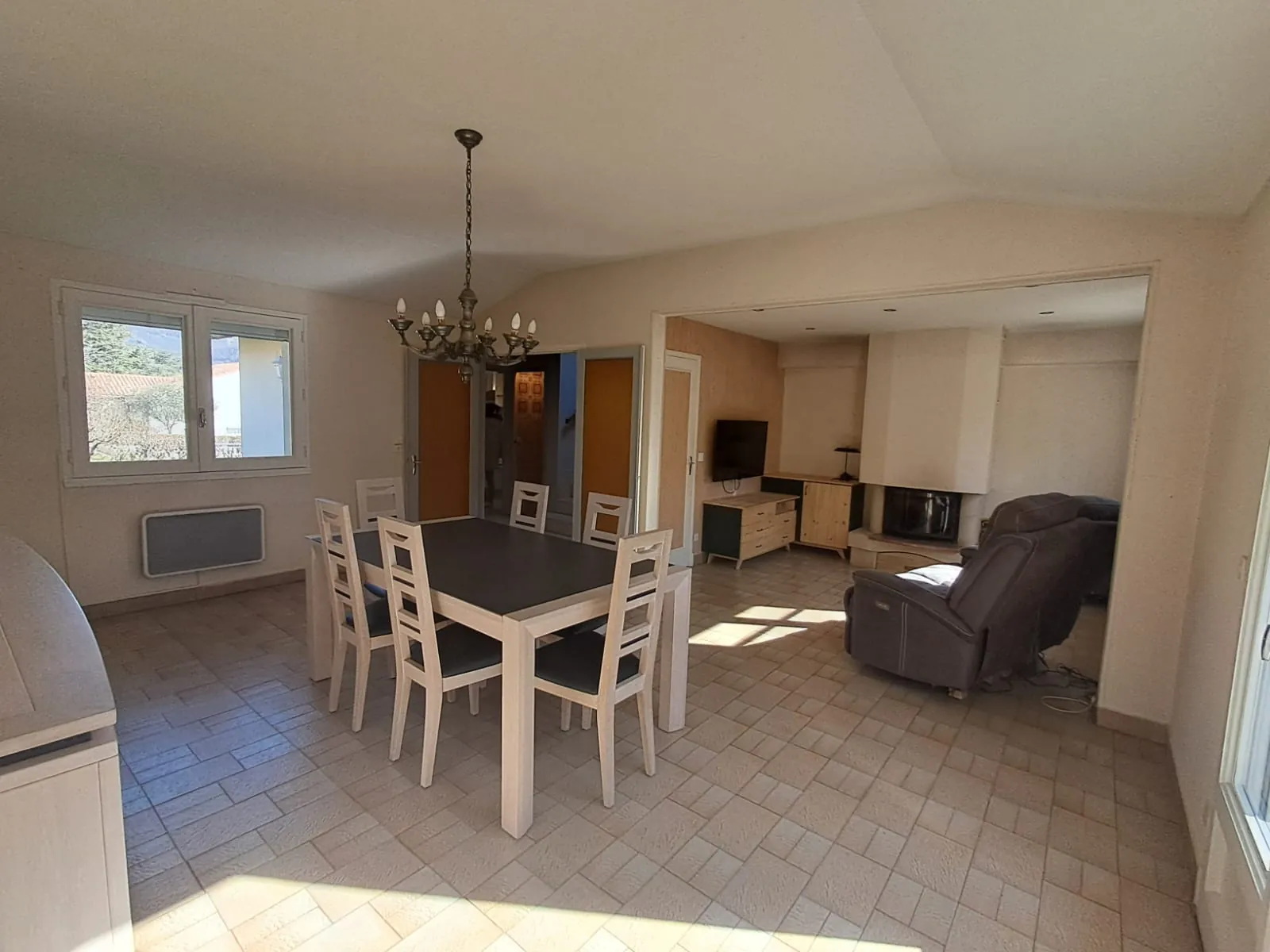 Maison familiale à Millau avec 4 chambres, jardin et garage - Secteur Millau 