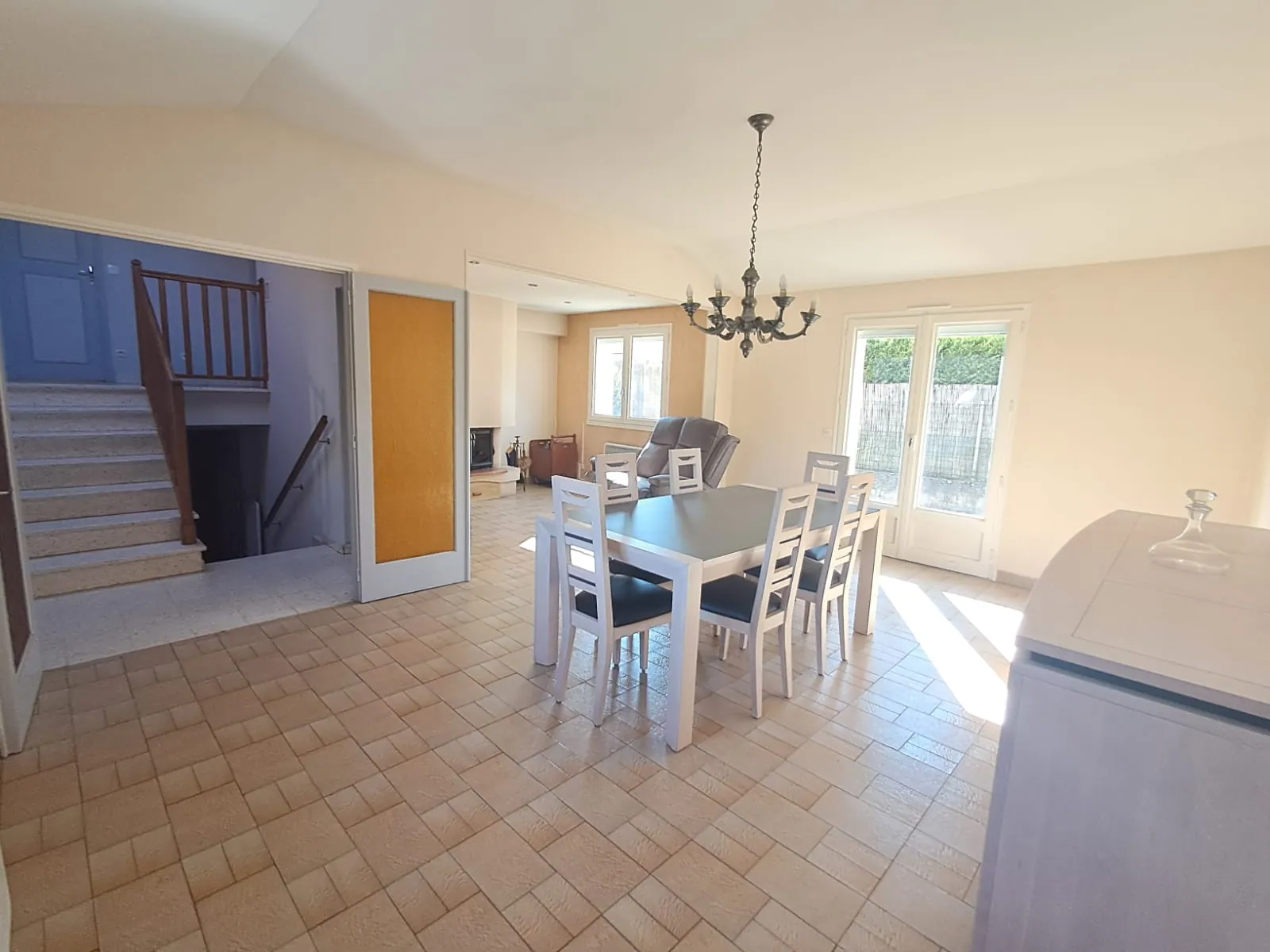Maison familiale à Millau avec 4 chambres, jardin et garage - Secteur Millau 
