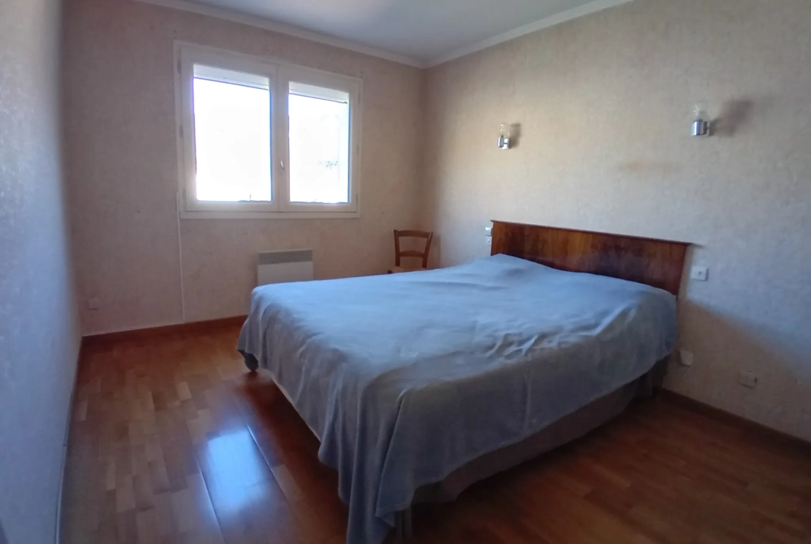 Maison familiale à Millau avec 4 chambres, jardin et garage - Secteur Millau 