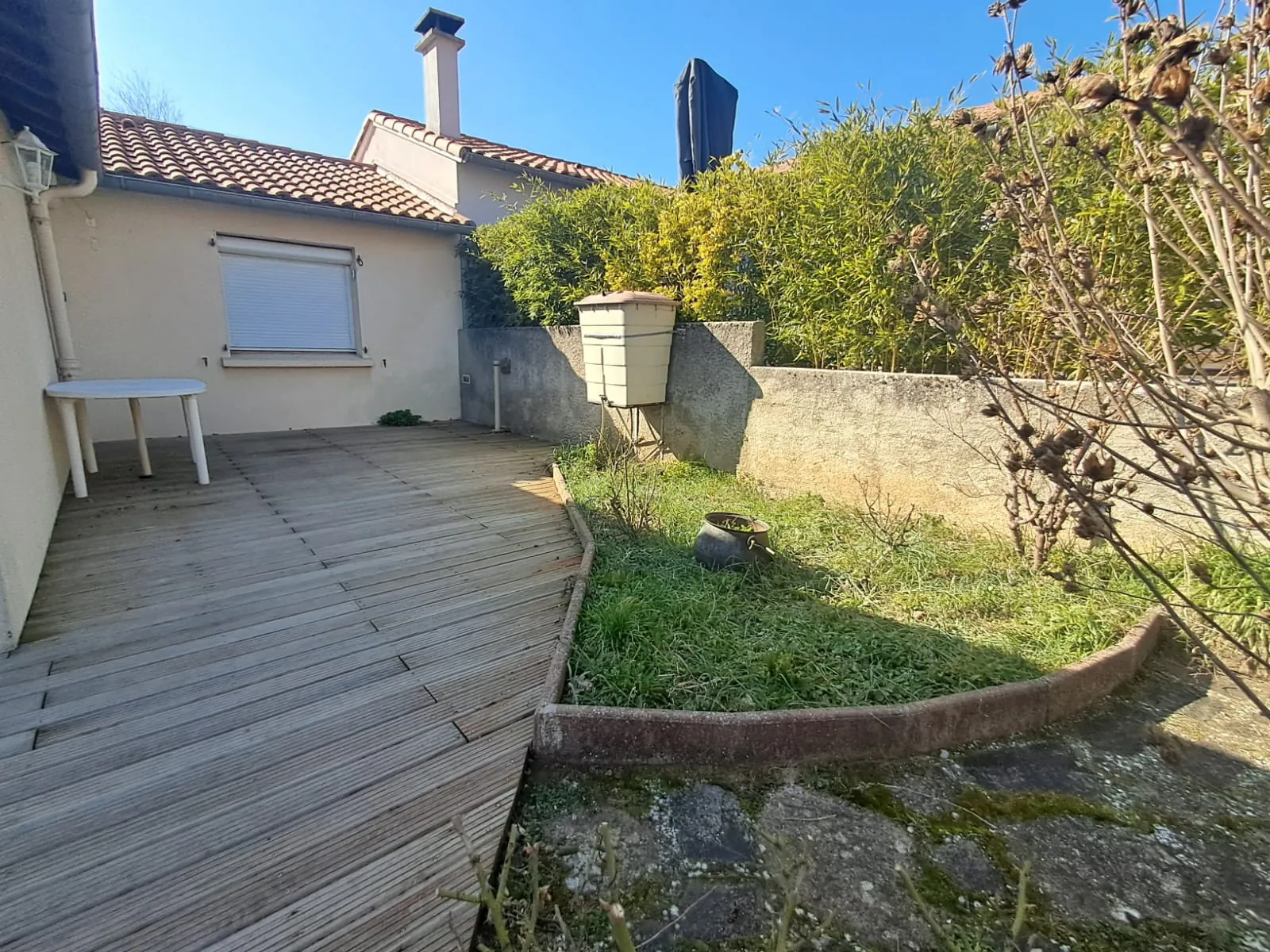 Maison familiale à Millau avec 4 chambres, jardin et garage - Secteur Millau 