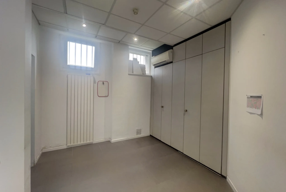 Local commercial avec appartement à Fameck - Espace polyvalent et jardin privatif 