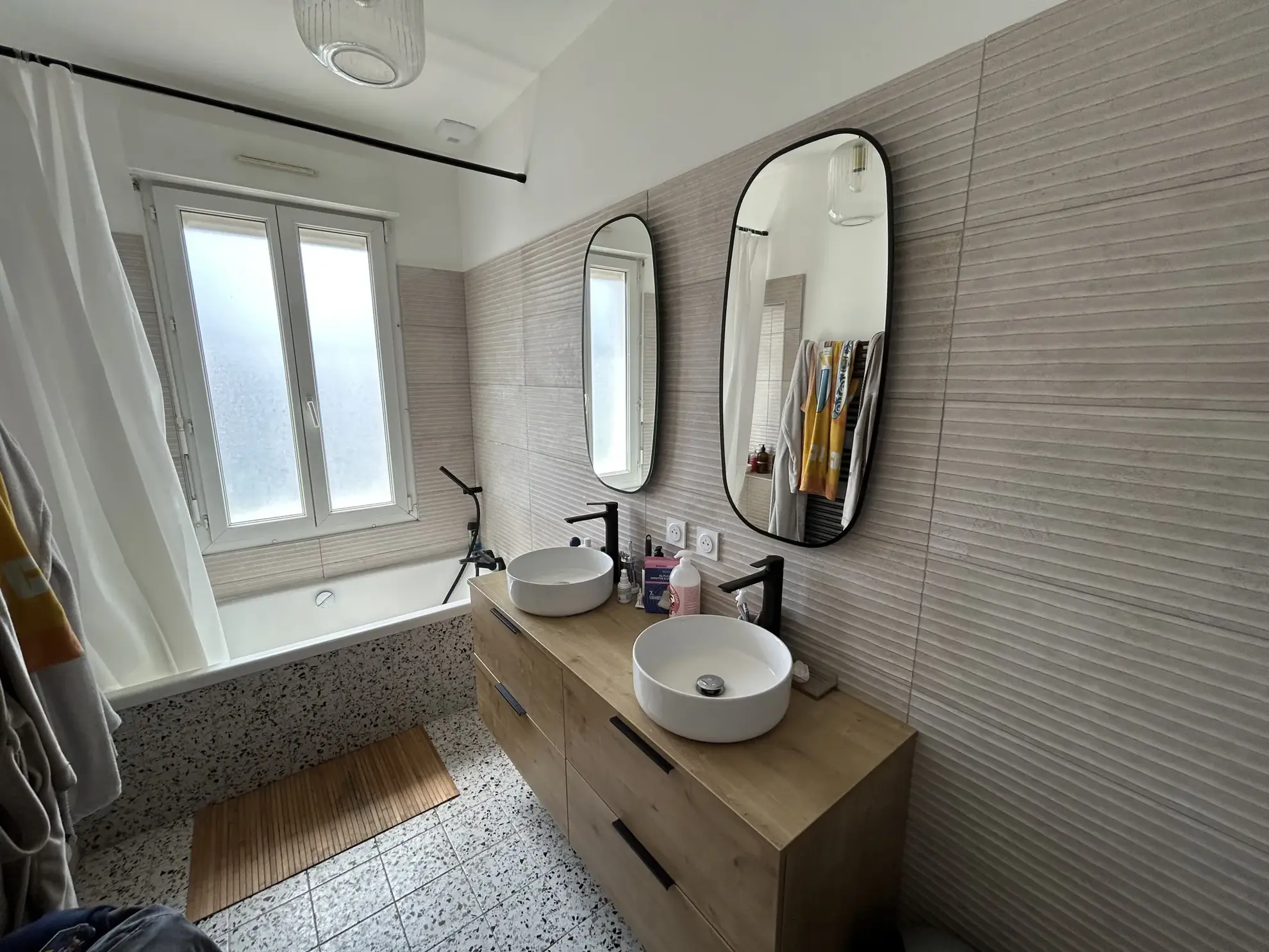 Magnifique maison de caractère de 195 m² à Puy-Guillaume proche centre-ville 