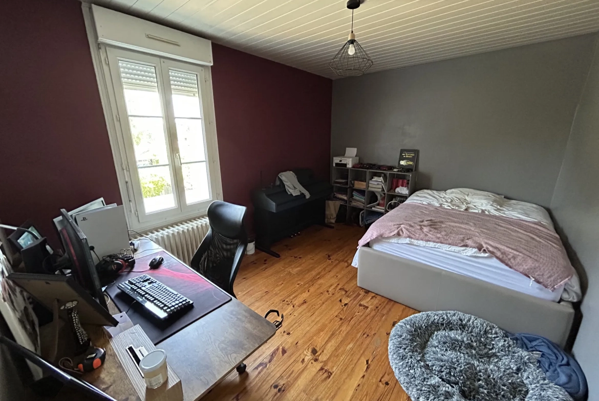 Magnifique maison de caractère de 195 m² à Puy-Guillaume proche centre-ville 