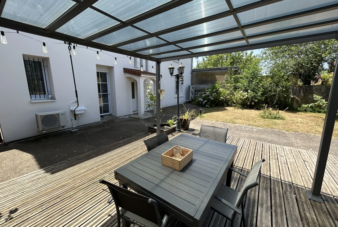 Magnifique maison de caractère de 195 m² à Puy-Guillaume proche centre-ville 