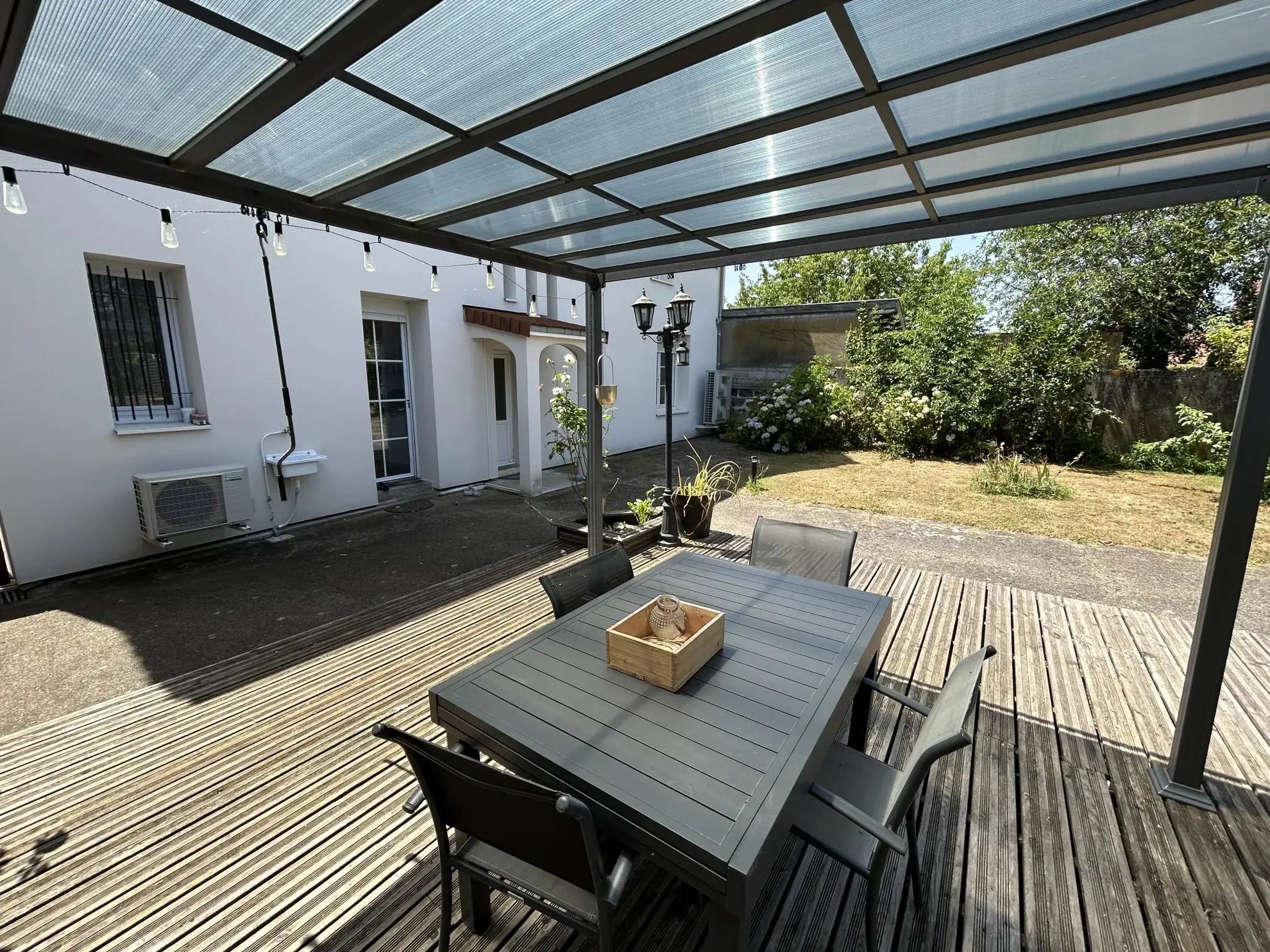 Magnifique maison de caractère de 195 m² à Puy-Guillaume proche centre-ville 