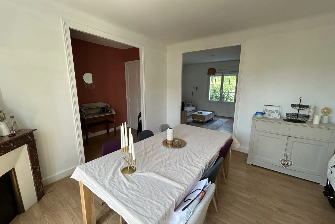 Magnifique maison de caractère de 195 m² à Puy-Guillaume proche centre-ville 