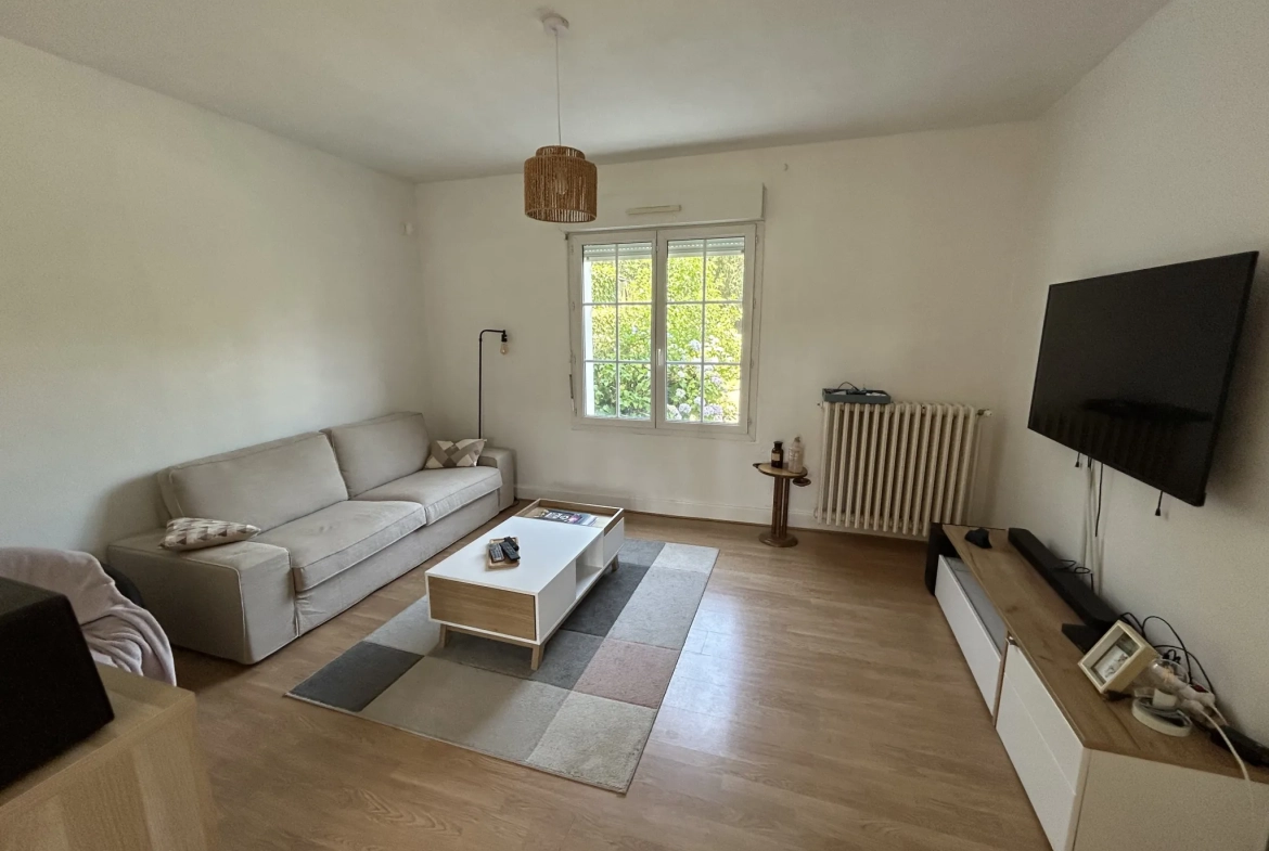 Magnifique maison de caractère de 195 m² à Puy-Guillaume proche centre-ville 