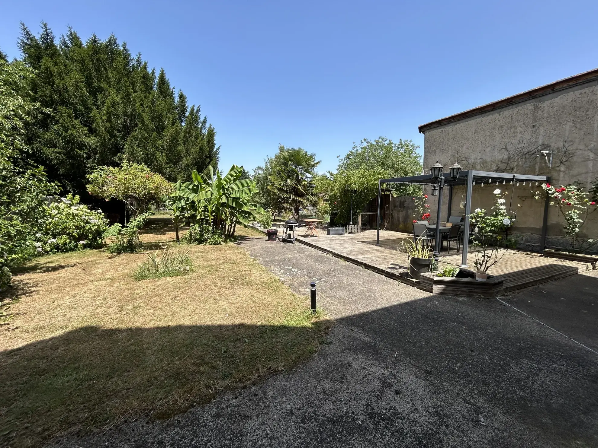 Magnifique maison de caractère de 195 m² à Puy-Guillaume proche centre-ville 