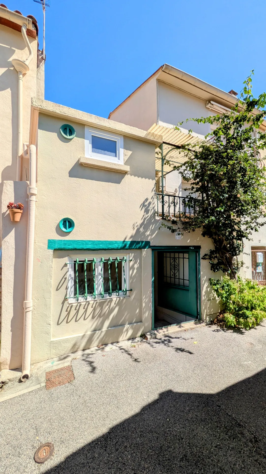 Maison de village rénovée à Sorede avec remise indépendante, idéal pied-à-terre 