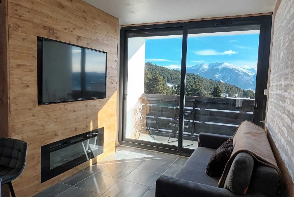 Appartement 2 pièces rénové avec balcon et vue sur la montagne à Egat 