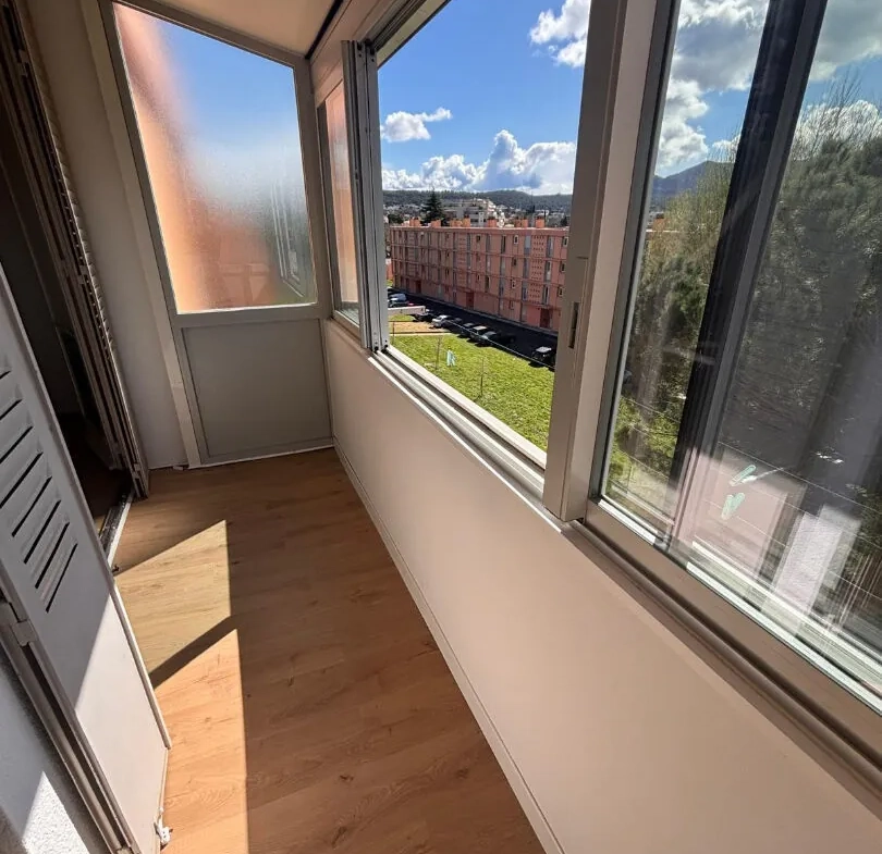 Appartement 3 pièces lumineux à Gardanne - Dernier étage avec Vue Sans Vis-à-vis 