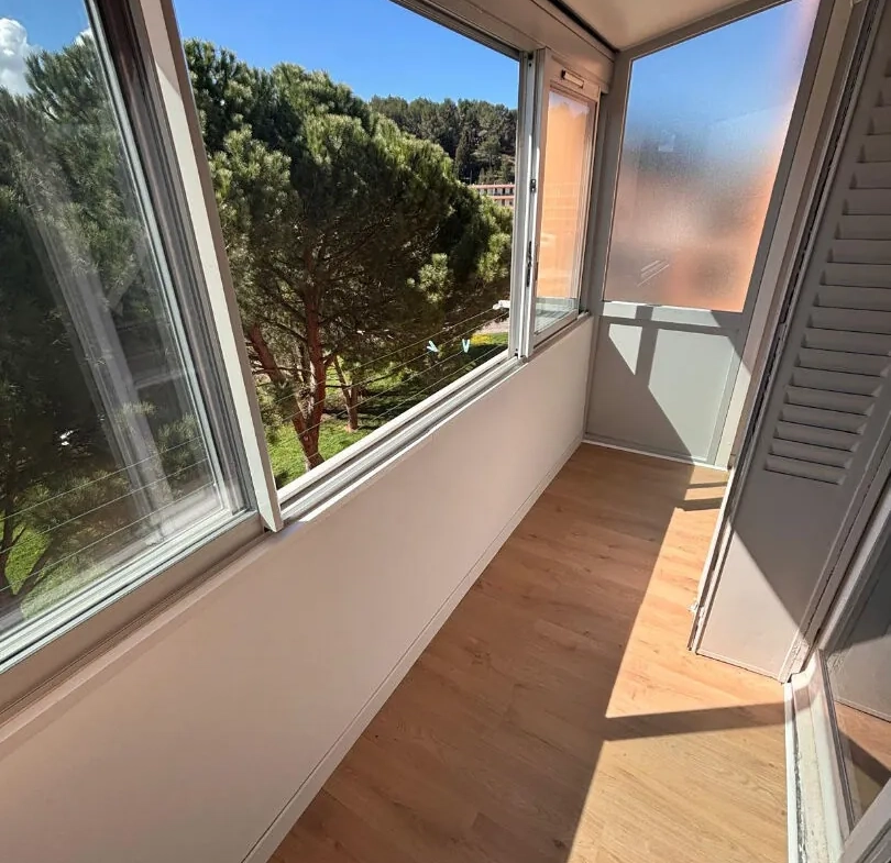 Appartement 3 pièces lumineux à Gardanne - Dernier étage avec Vue Sans Vis-à-vis 
