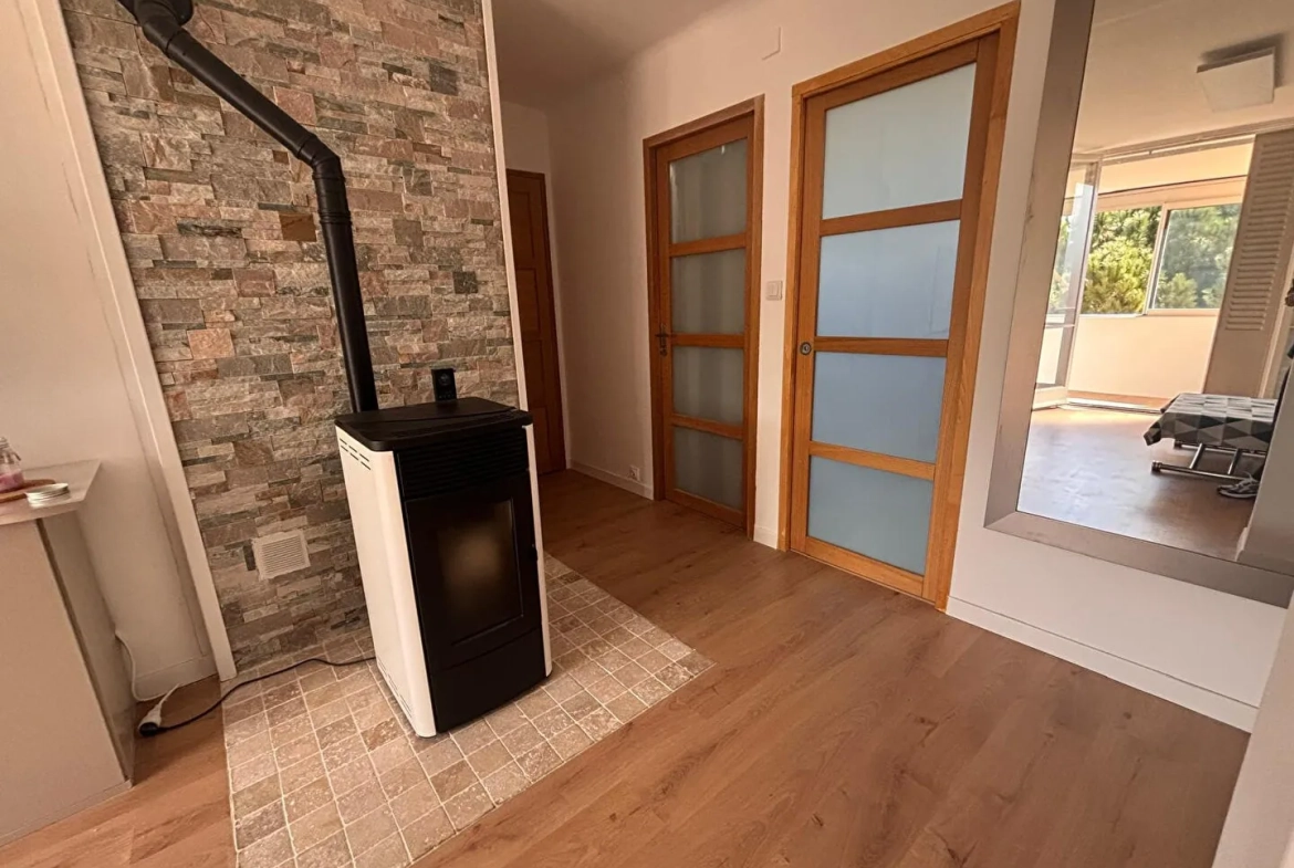 Appartement 3 pièces lumineux à Gardanne - Dernier étage avec Vue Sans Vis-à-vis 