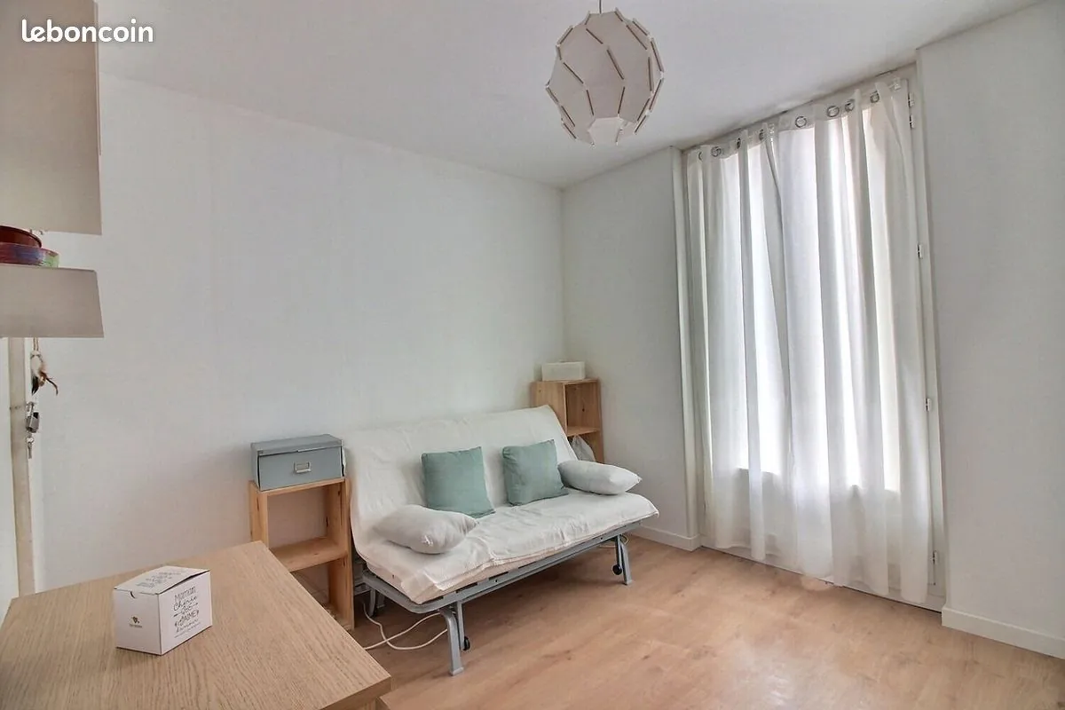 Appartement 3 pièces lumineux à Gardanne - Dernier étage avec Vue Sans Vis-à-vis 