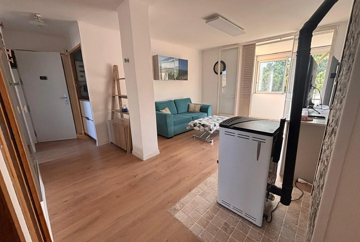 Appartement 3 pièces lumineux à Gardanne - Dernier étage avec Vue Sans Vis-à-vis 