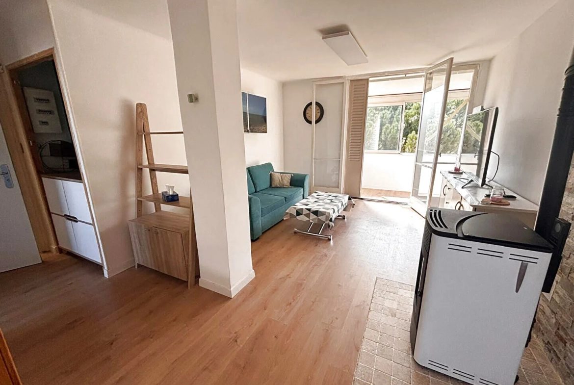 Appartement 3 pièces lumineux à Gardanne - Dernier étage avec Vue Sans Vis-à-vis 