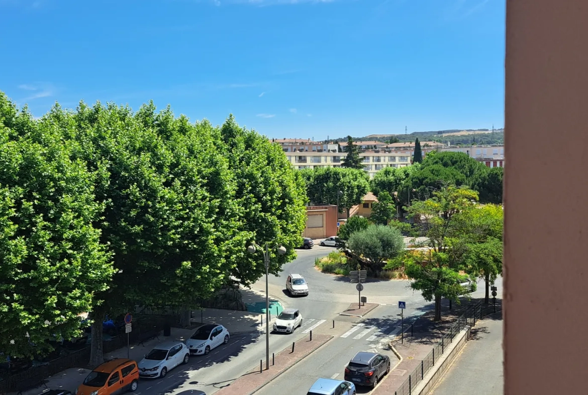 Appartement 3 pièces lumineux à Gardanne - Dernier étage avec Vue Sans Vis-à-vis 