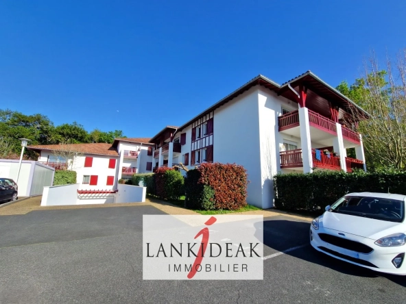 Appartement T2 BIS lumineux avec terrasse, cave et parking à Ustaritz