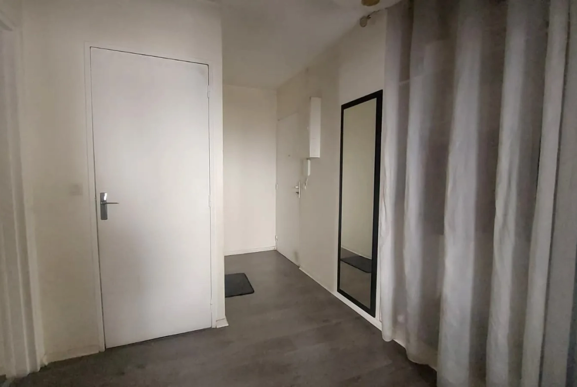 Appartement T4 avec 3 chambres à Montmagny, loué, parking et cave, bon placement immobilier 