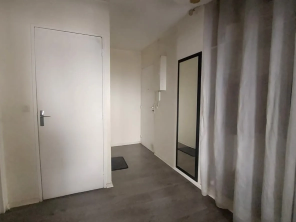 Appartement T4 avec 3 chambres à Montmagny, loué, parking et cave, bon placement immobilier