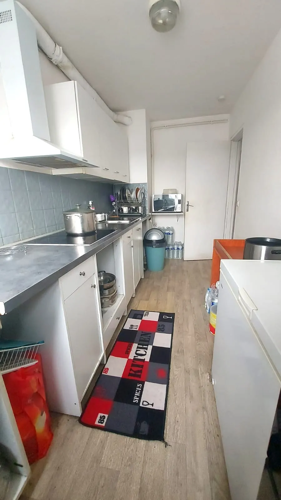 Appartement T4 avec 3 chambres à Montmagny, loué, parking et cave, bon placement immobilier 