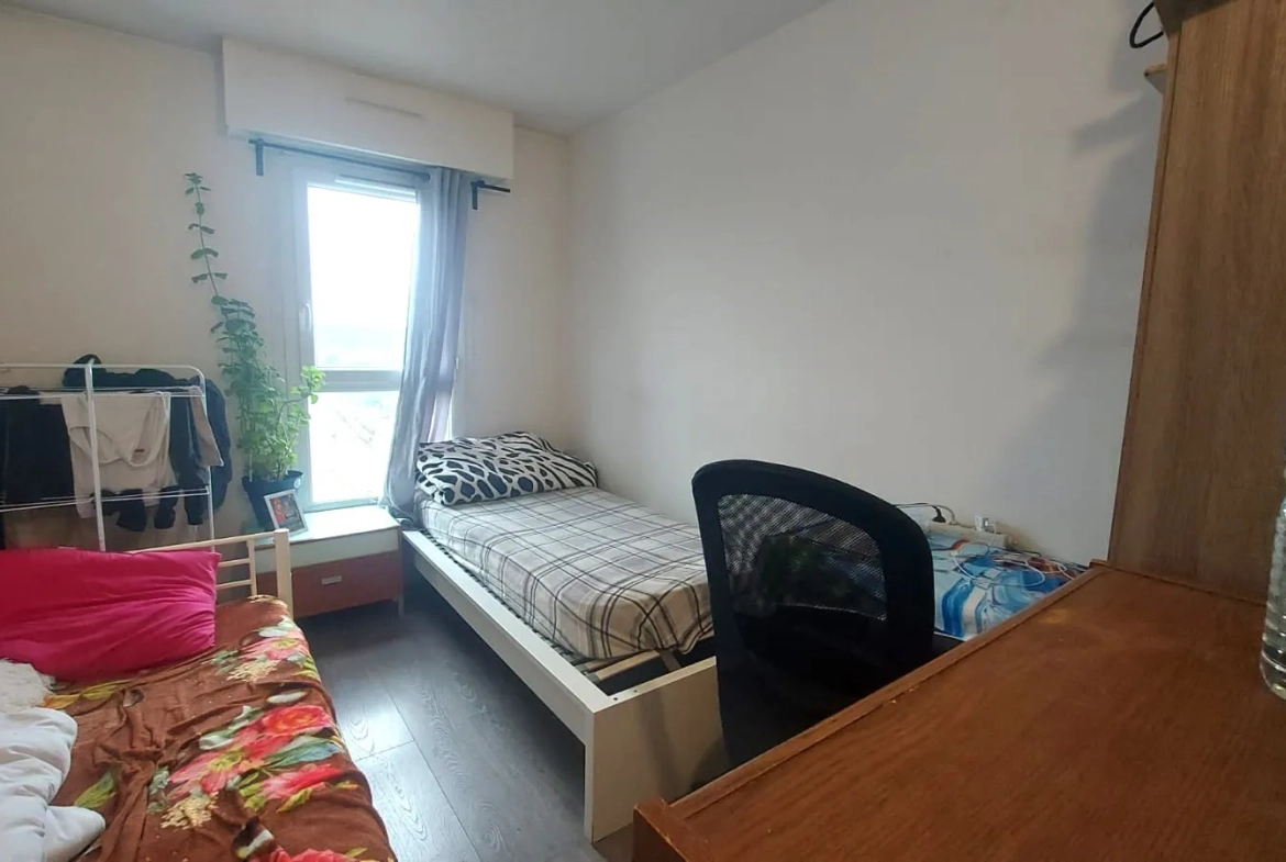 Appartement T4 avec 3 chambres à Montmagny, loué, parking et cave, bon placement immobilier 
