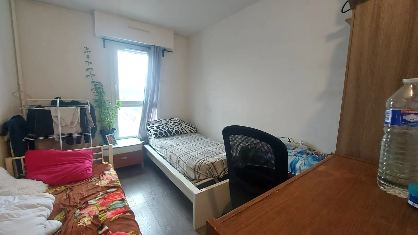 Appartement T4 avec 3 chambres à Montmagny, loué, parking et cave, bon placement immobilier 