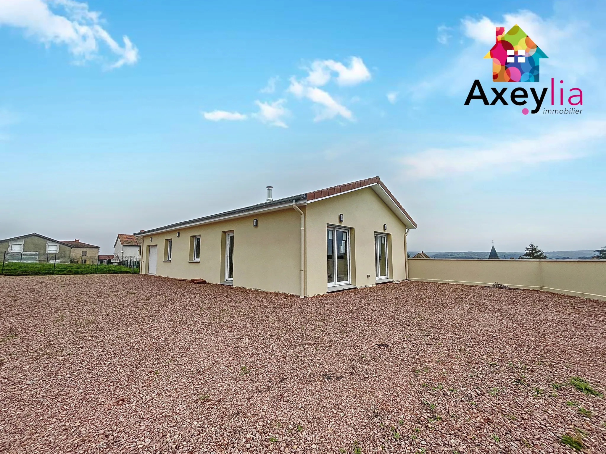 Maison neuve de plain-pied à Melay avec terrasse et grand terrain à Briennon 