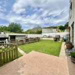 Maison à vendre à Issou avec jardin, garage et potentiel d'extension