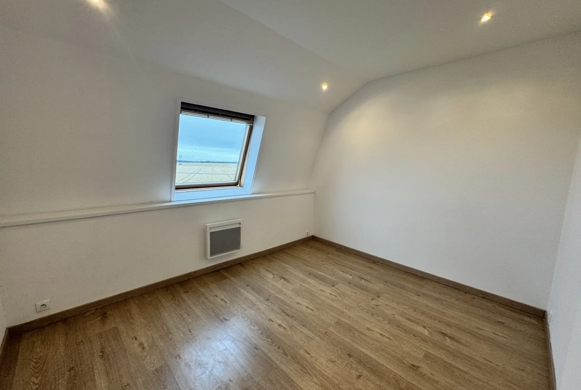 Maison rénovée à Helesmes avec terrasse et 2 chambres - Idéal cadre de vie paisible 