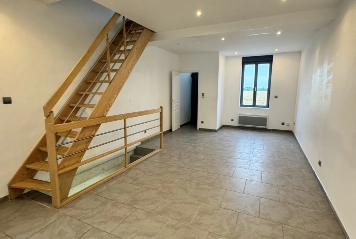 Maison rénovée à Helesmes avec terrasse et 2 chambres - Idéal cadre de vie paisible 