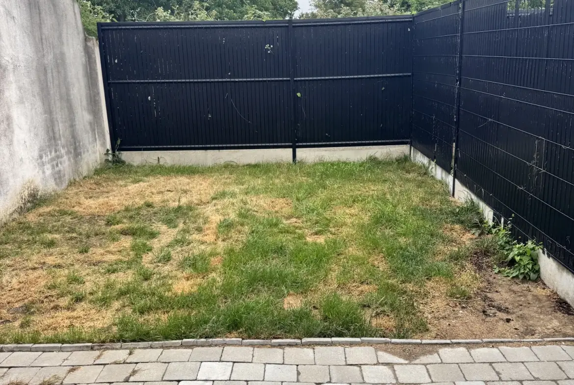 Maison rénovée à Helesmes avec terrasse et 2 chambres - Idéal cadre de vie paisible 