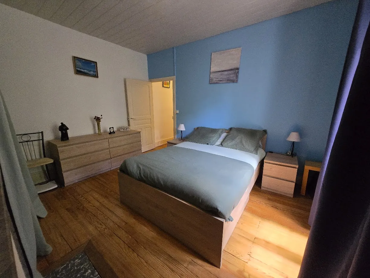 Immeuble rénové à Saint-Clar – Investissement ou résidence principale 