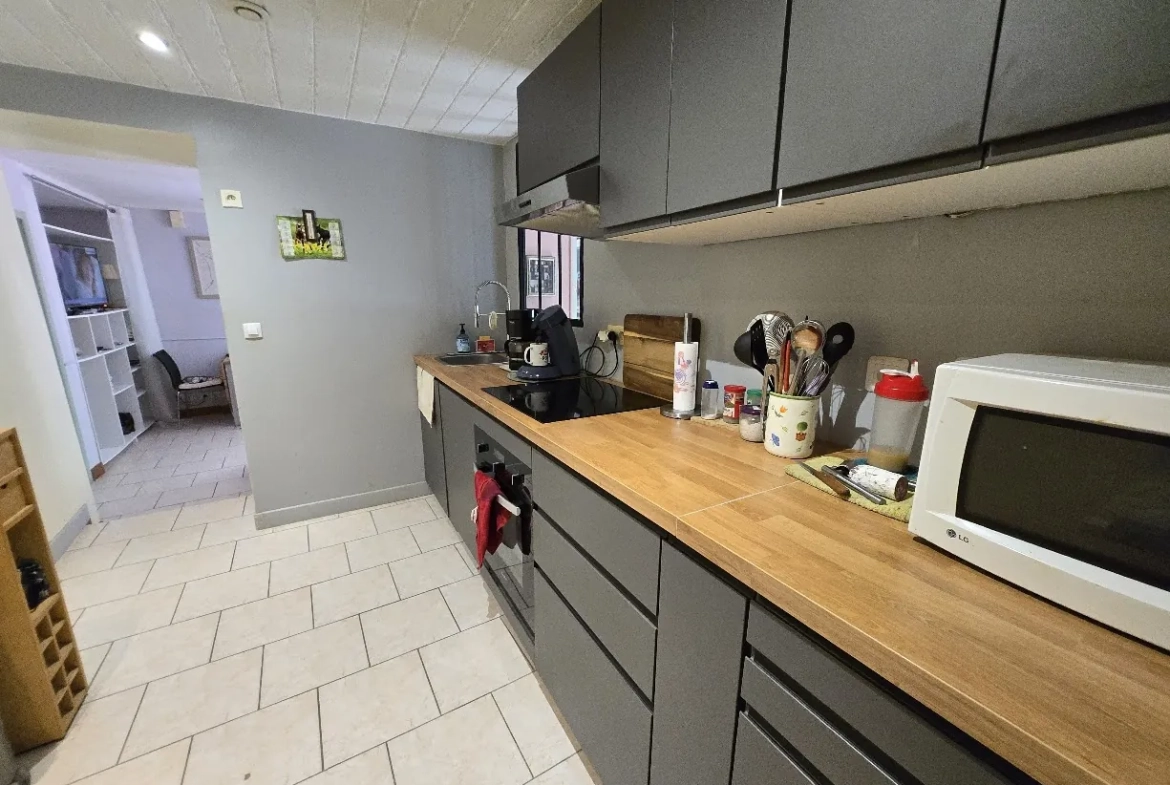 Immeuble rénové à Saint-Clar – Investissement ou résidence principale 