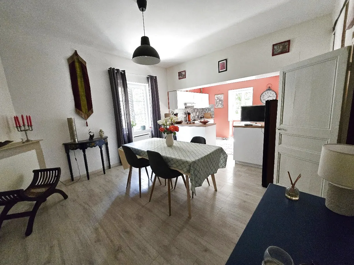 Immeuble rénové à Saint-Clar – Investissement ou résidence principale 