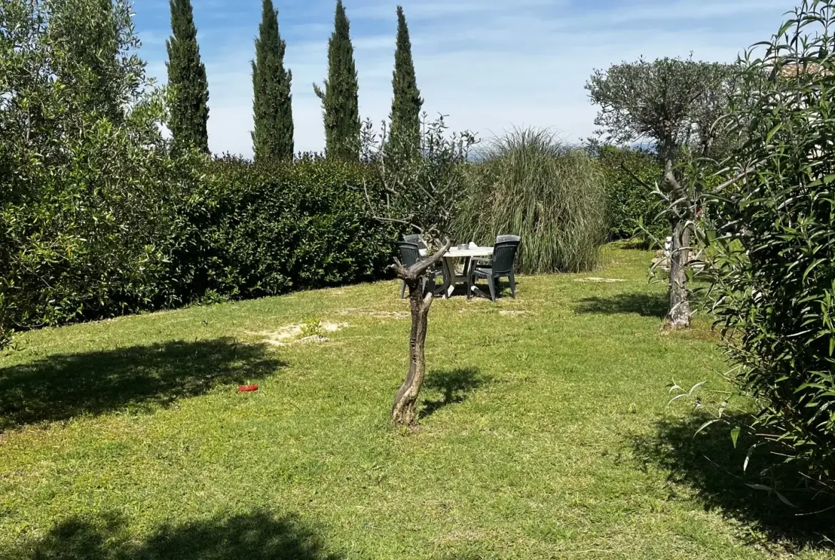 Charmante villa de plain-pied de 80 m² à Saint Théodorit avec grand terrain paysager 