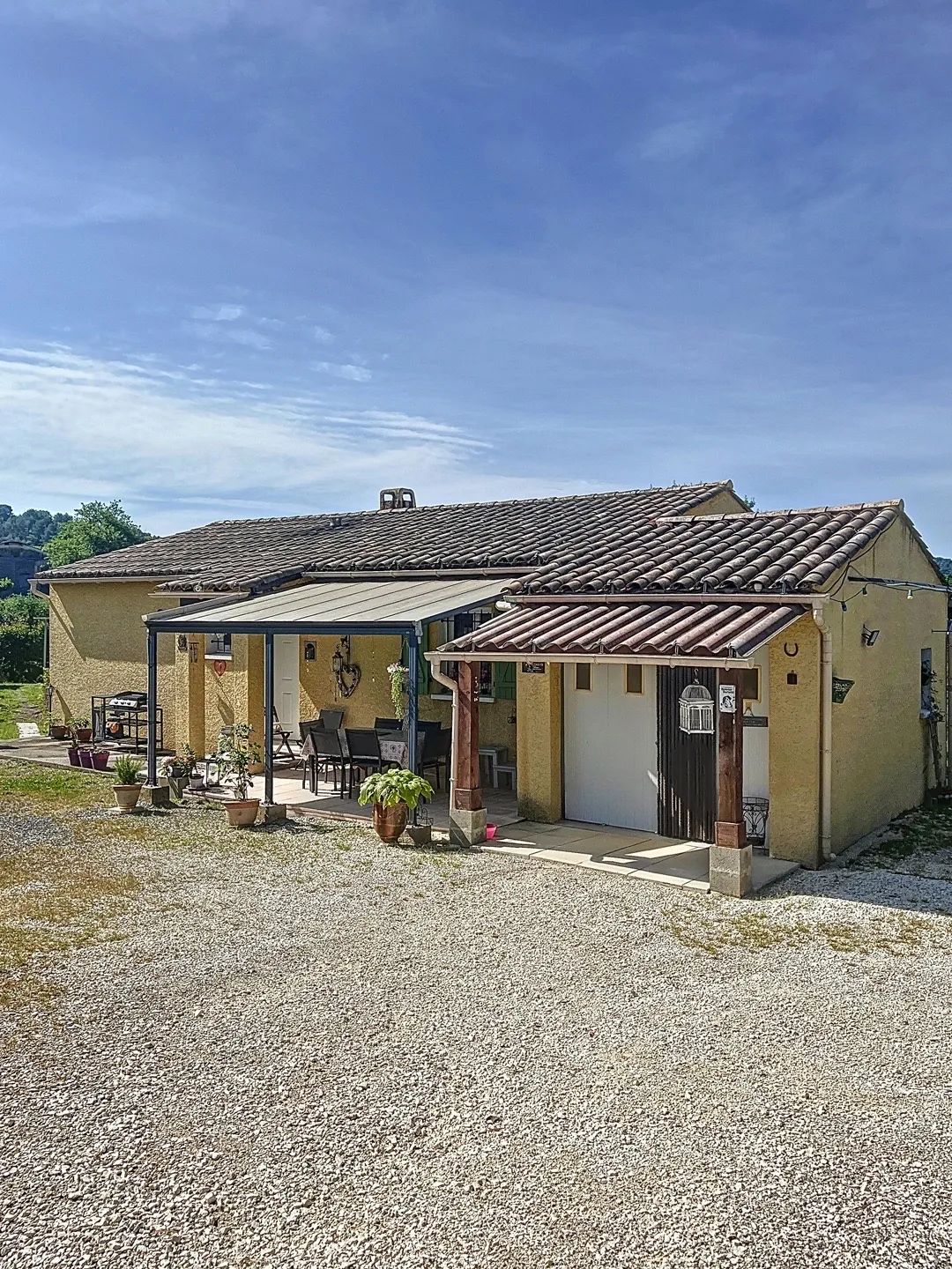Charmante villa de plain-pied de 80 m² à Saint Théodorit avec grand terrain paysager 