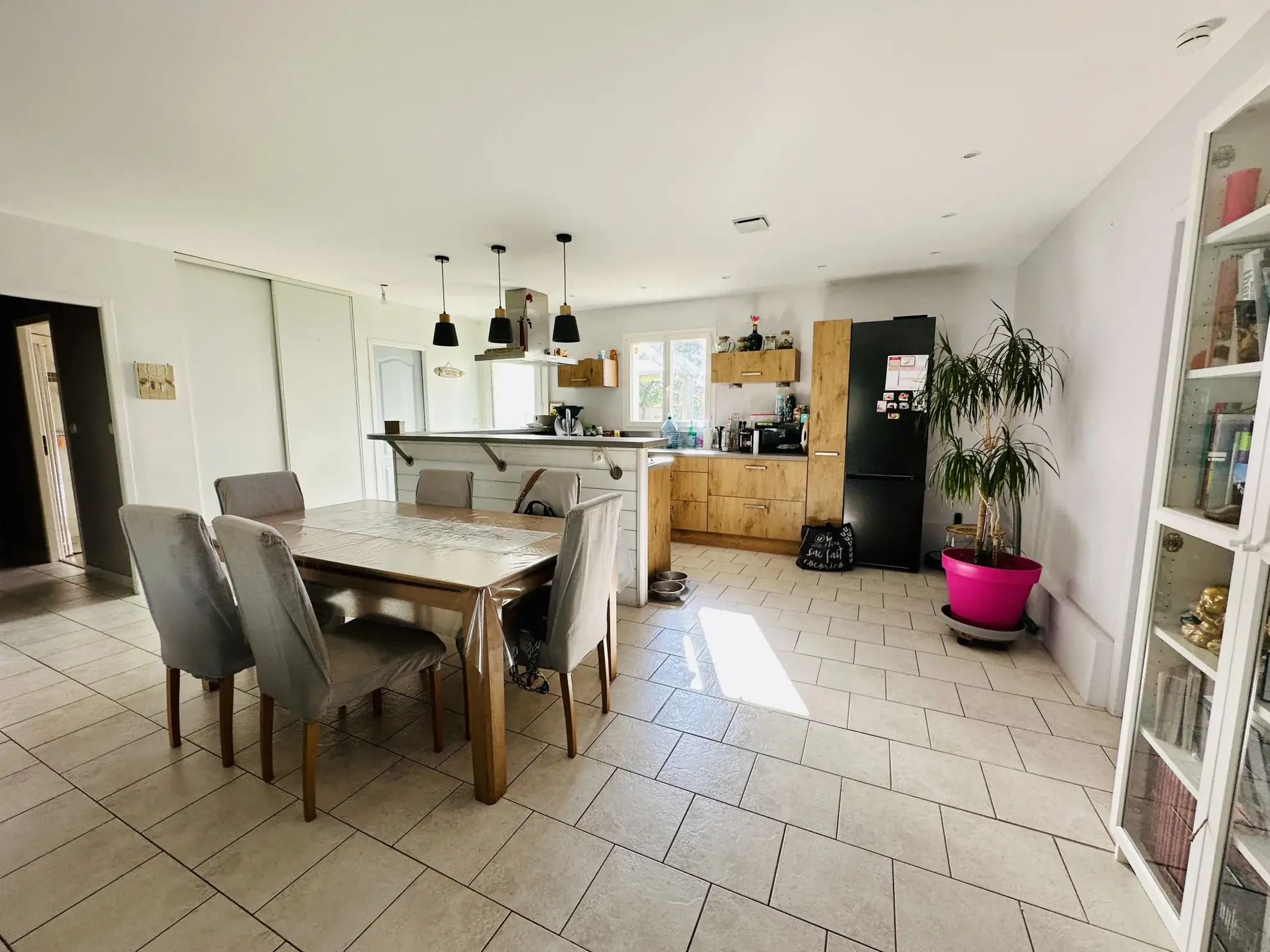 Maison de plain pied avec 4 chambres à La Ronde, proche du Marais Poitevin 