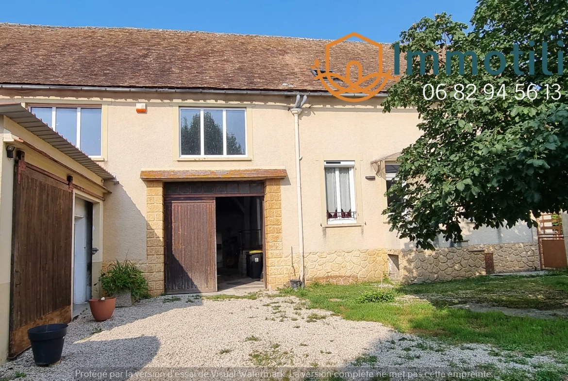 Maison villageoise rénovée avec dépendance, bureaux et jardin proche de Bray-sur-Seine 