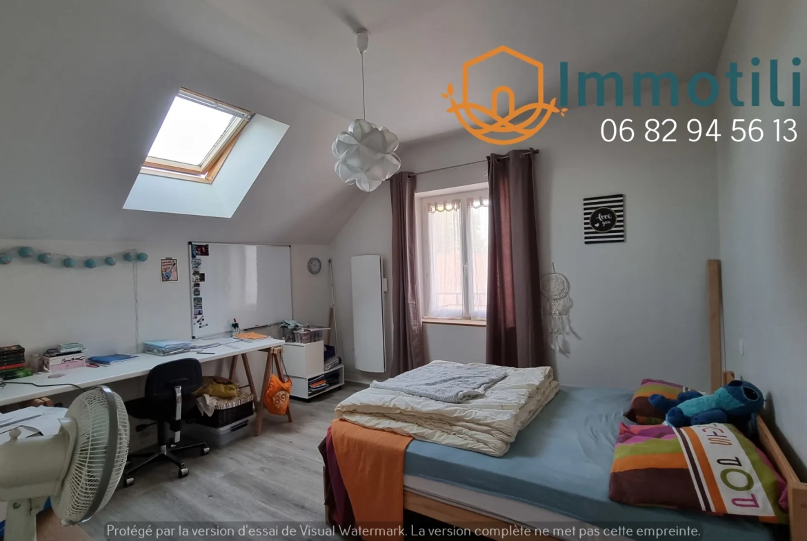 Maison villageoise rénovée avec dépendance, bureaux et jardin proche de Bray-sur-Seine 