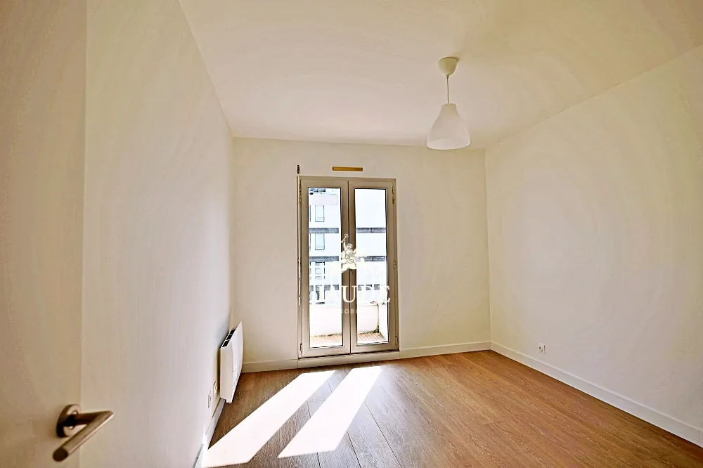 Appartement T3 avec terrasse et vue dégagée au centre de Clermont-Ferrand 