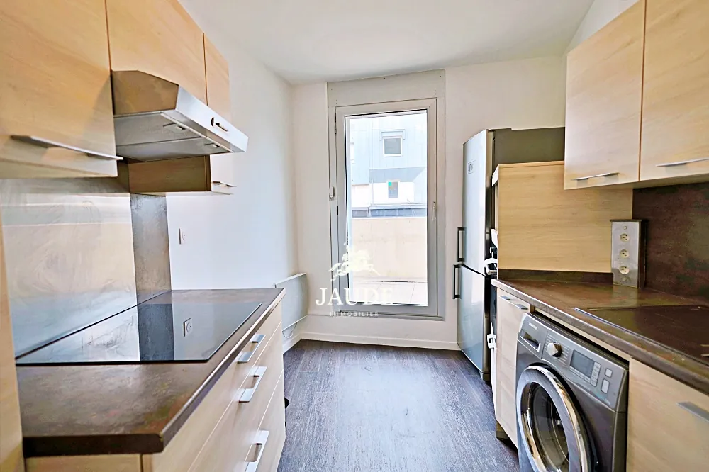 Appartement T3 avec terrasse et vue dégagée au centre de Clermont-Ferrand 