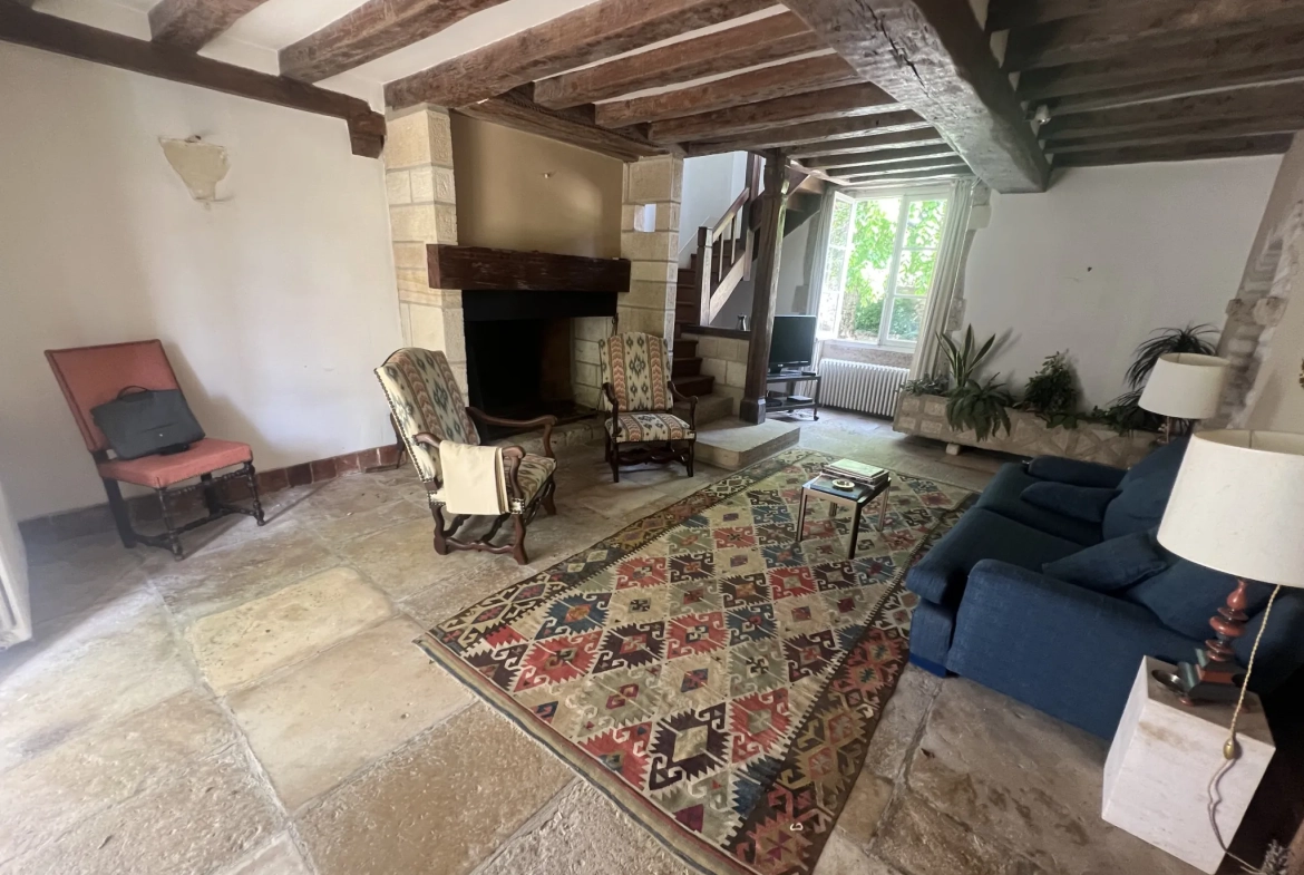 Belle maison de caractère à Montbard avec jardin, garage et proximité gare TGV 