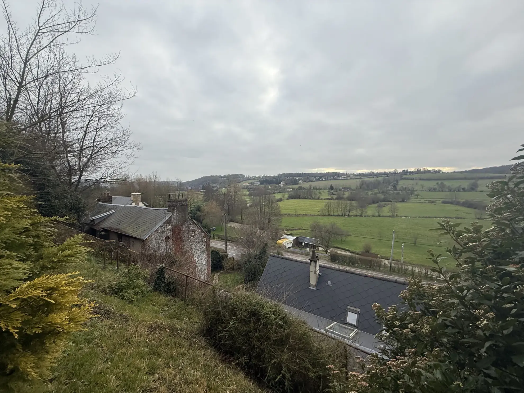 Maison 116m² à Orbec avec vue dégagée et studette indépendante 