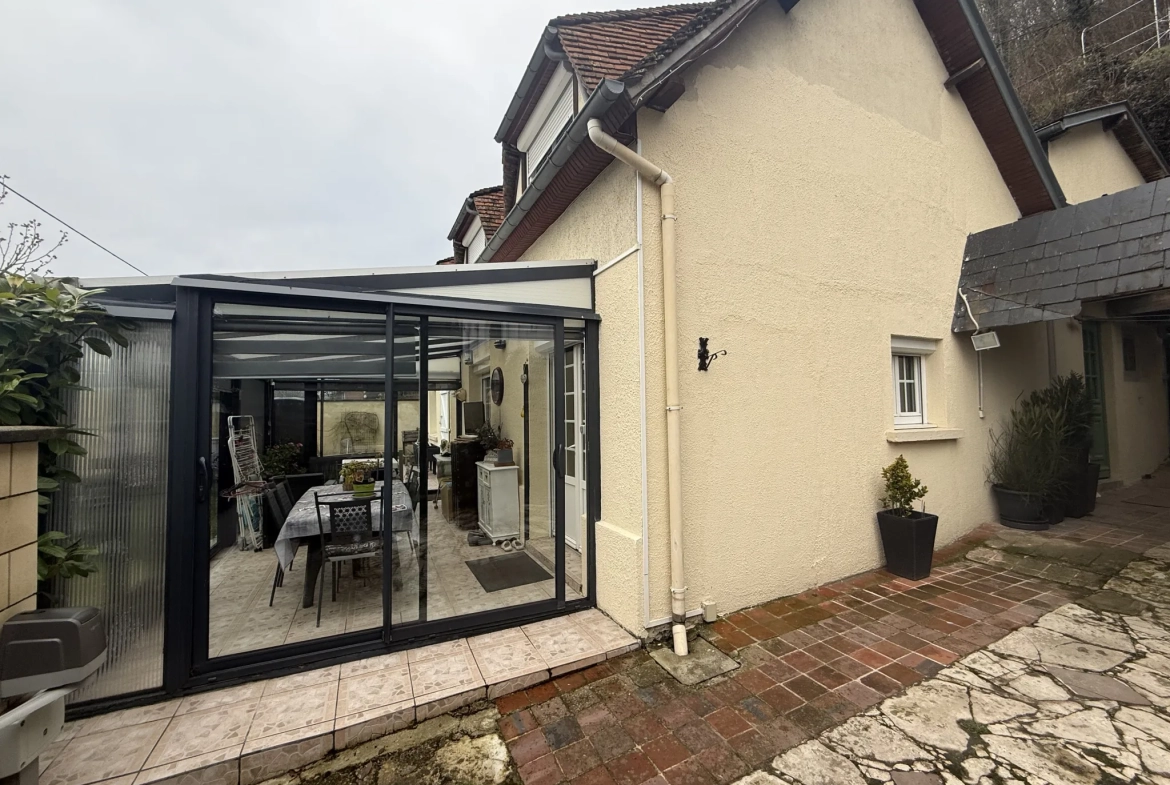 Maison 116m² à Orbec avec vue dégagée et studette indépendante 