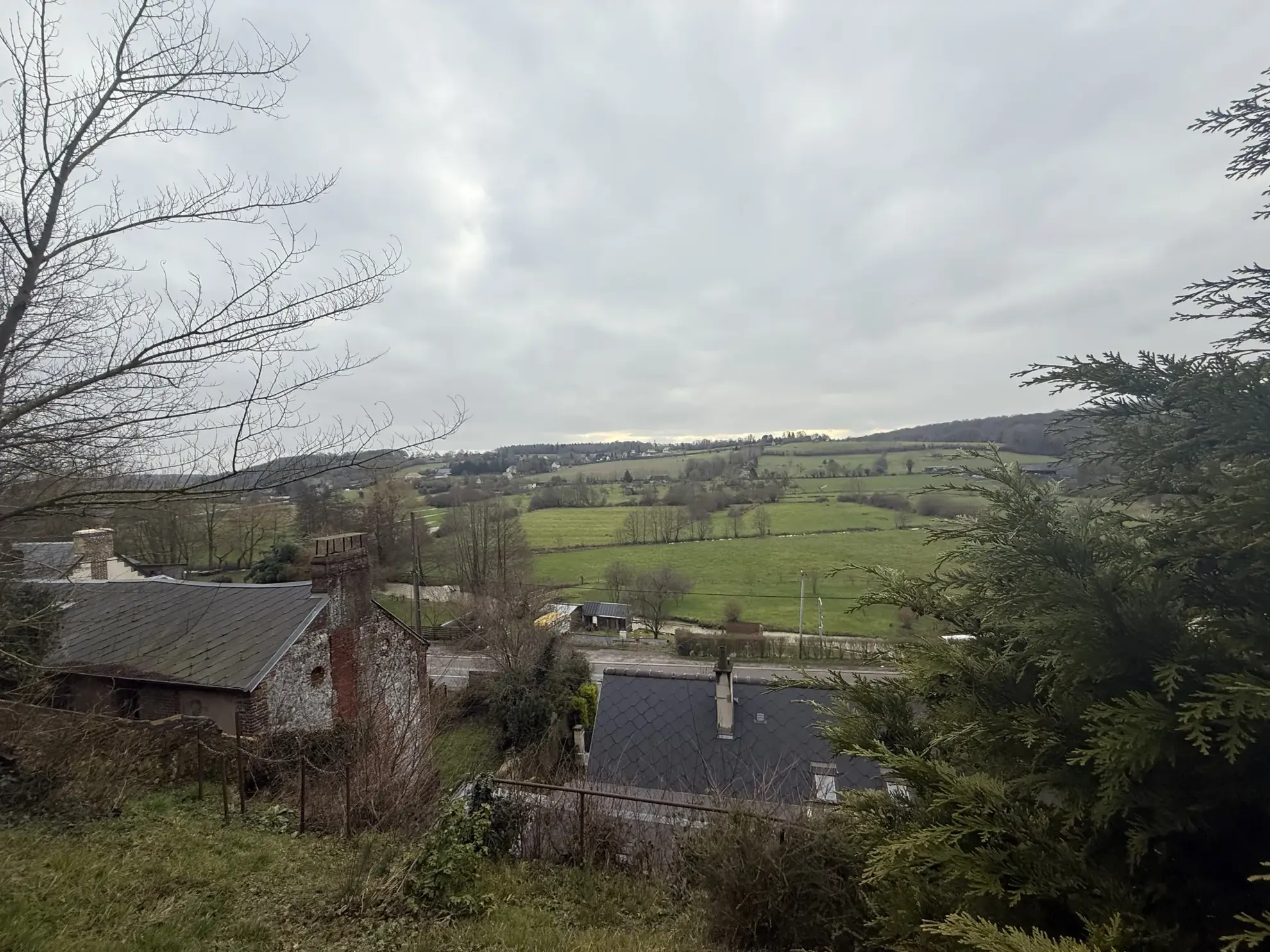 Maison 116m² à Orbec avec vue dégagée et studette indépendante 